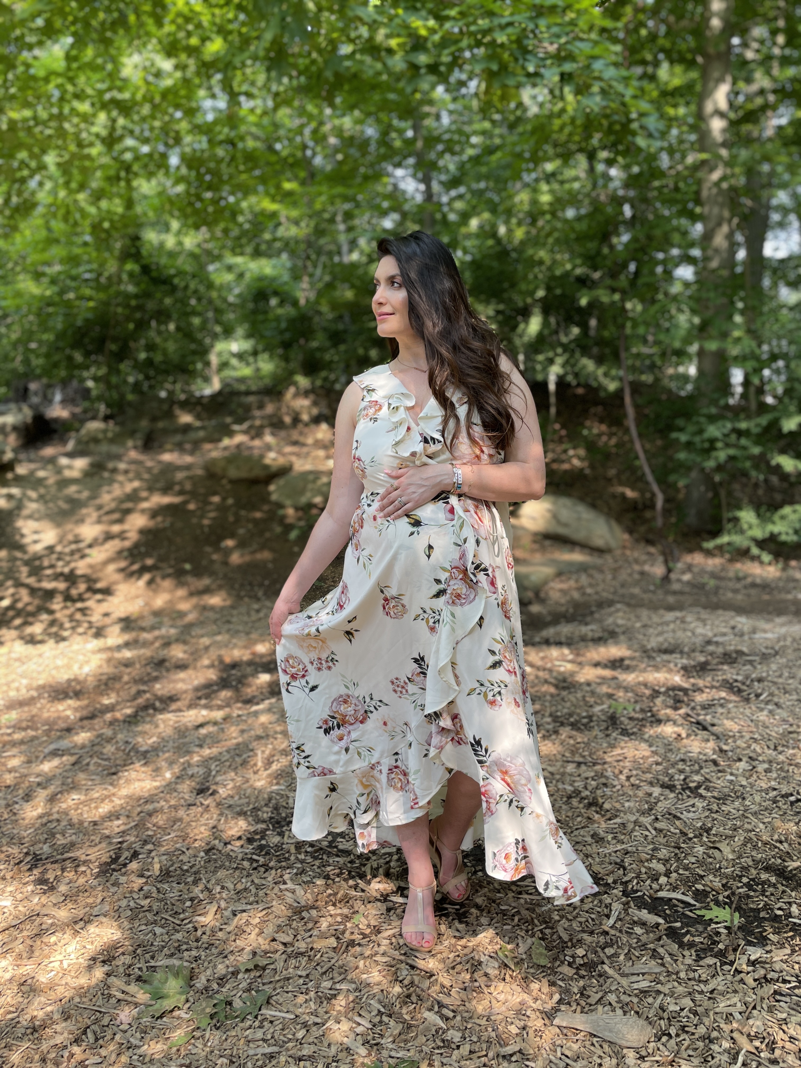 Maternity photos in a park